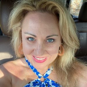 Meet your Posher, Linda